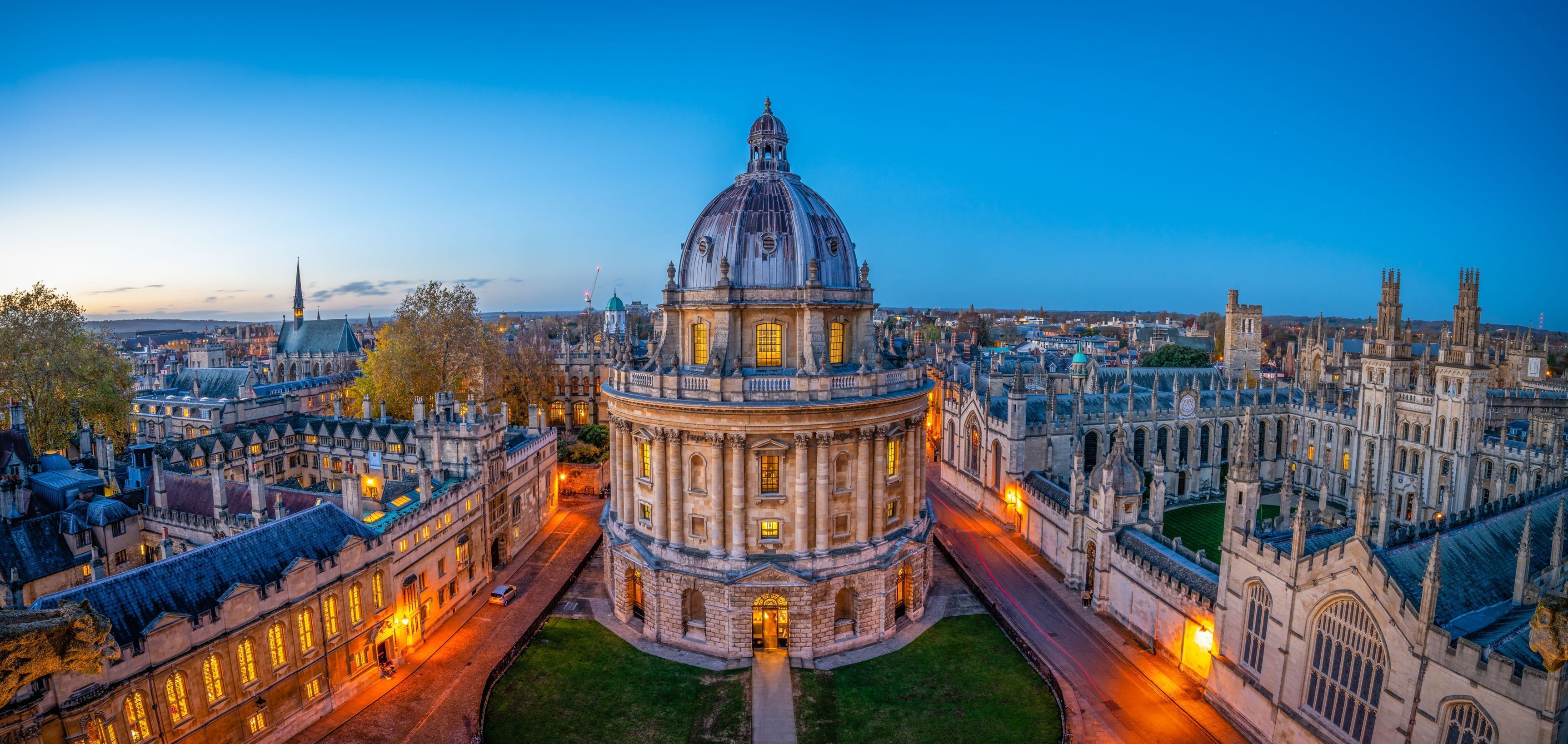 Oxford departments. Оксфорд Англия университет. Сити-оф-Оксфорд университет. Великобритания • Оксфордский университет — Англия. Здание Оксфордского университета, Великобритания, Оксфорд..