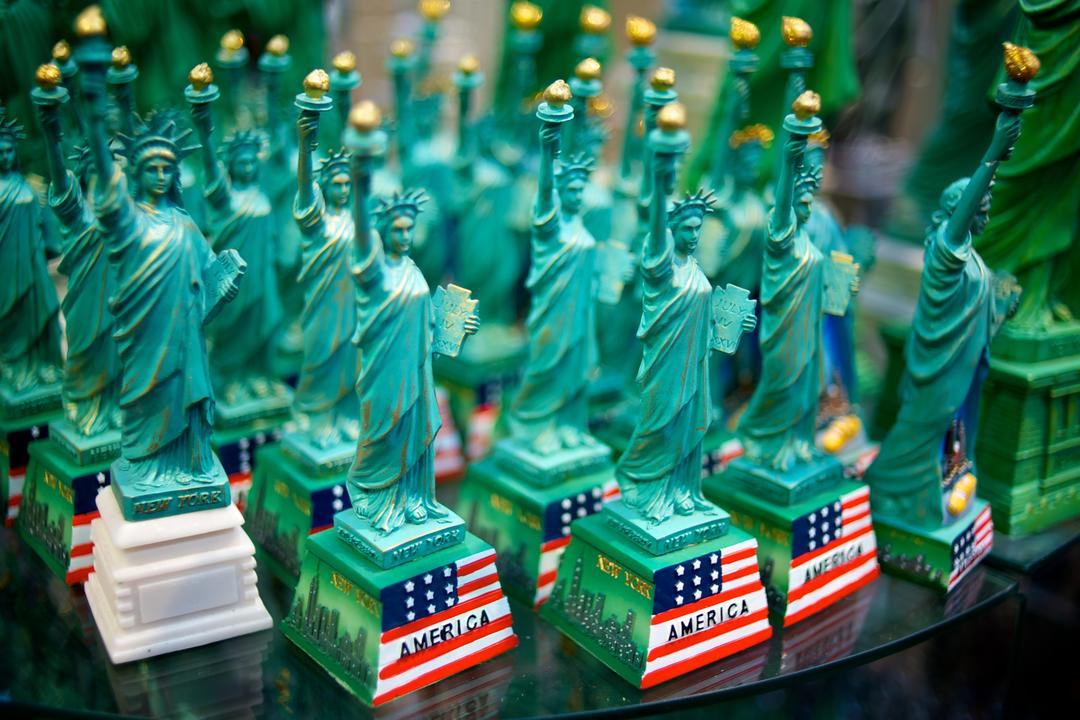 What to Buy in New York Souvenirs, Gifts of Hotels