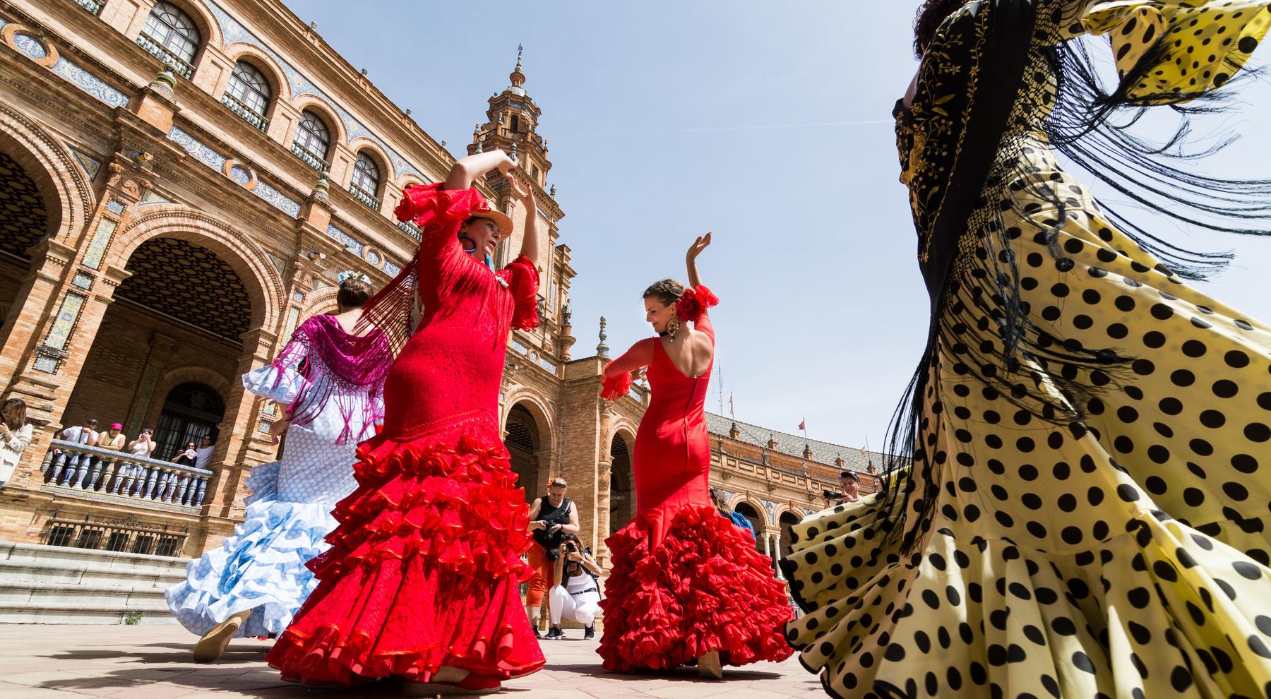 Испания фламенко танец на улице. Испания культура. Испания культура. Испания культура. Испания карнавал фламенко.