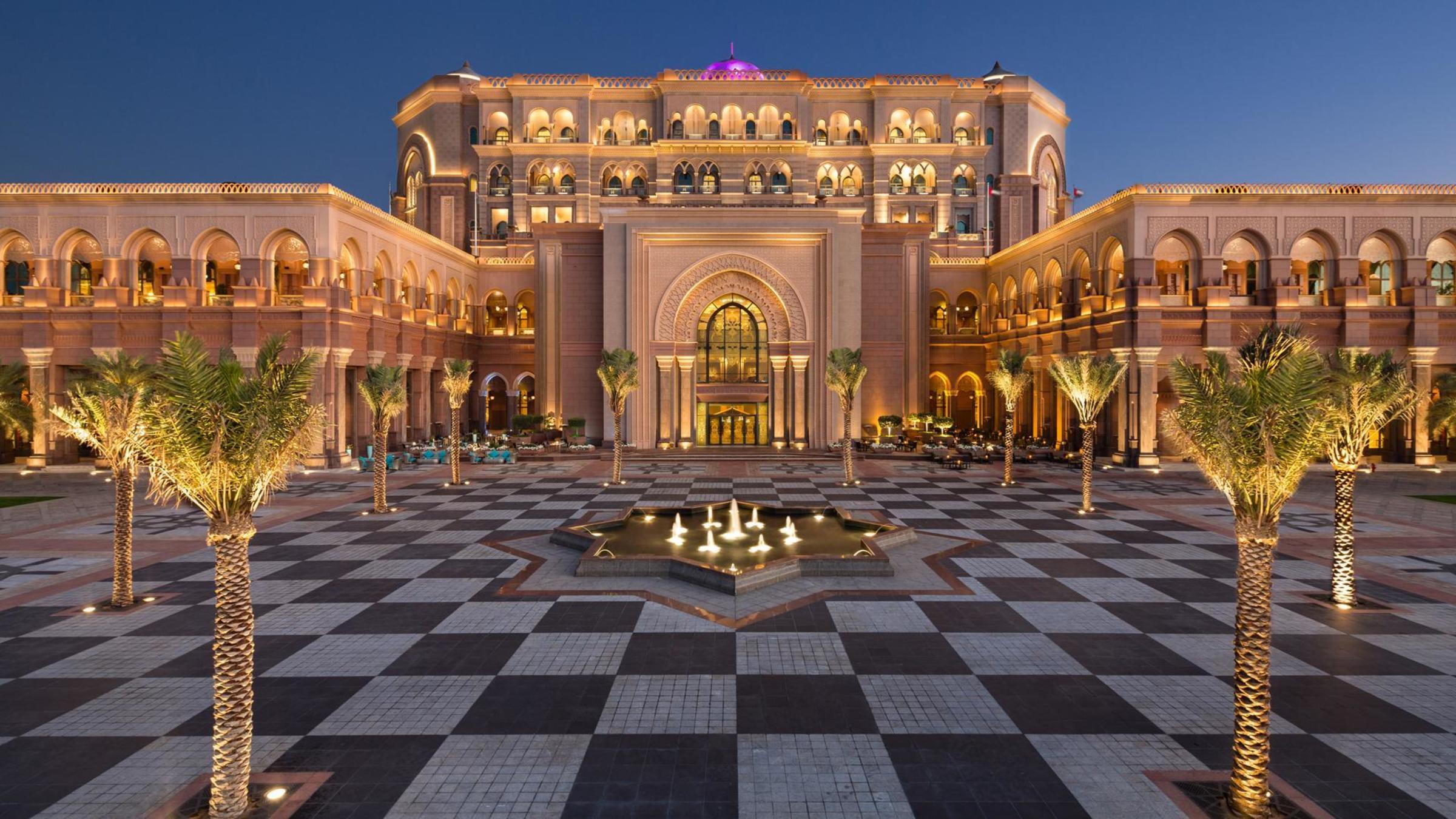 Отель Emirates Palace в Абу-Даби - воплощение роскоши ОАЭ, фото