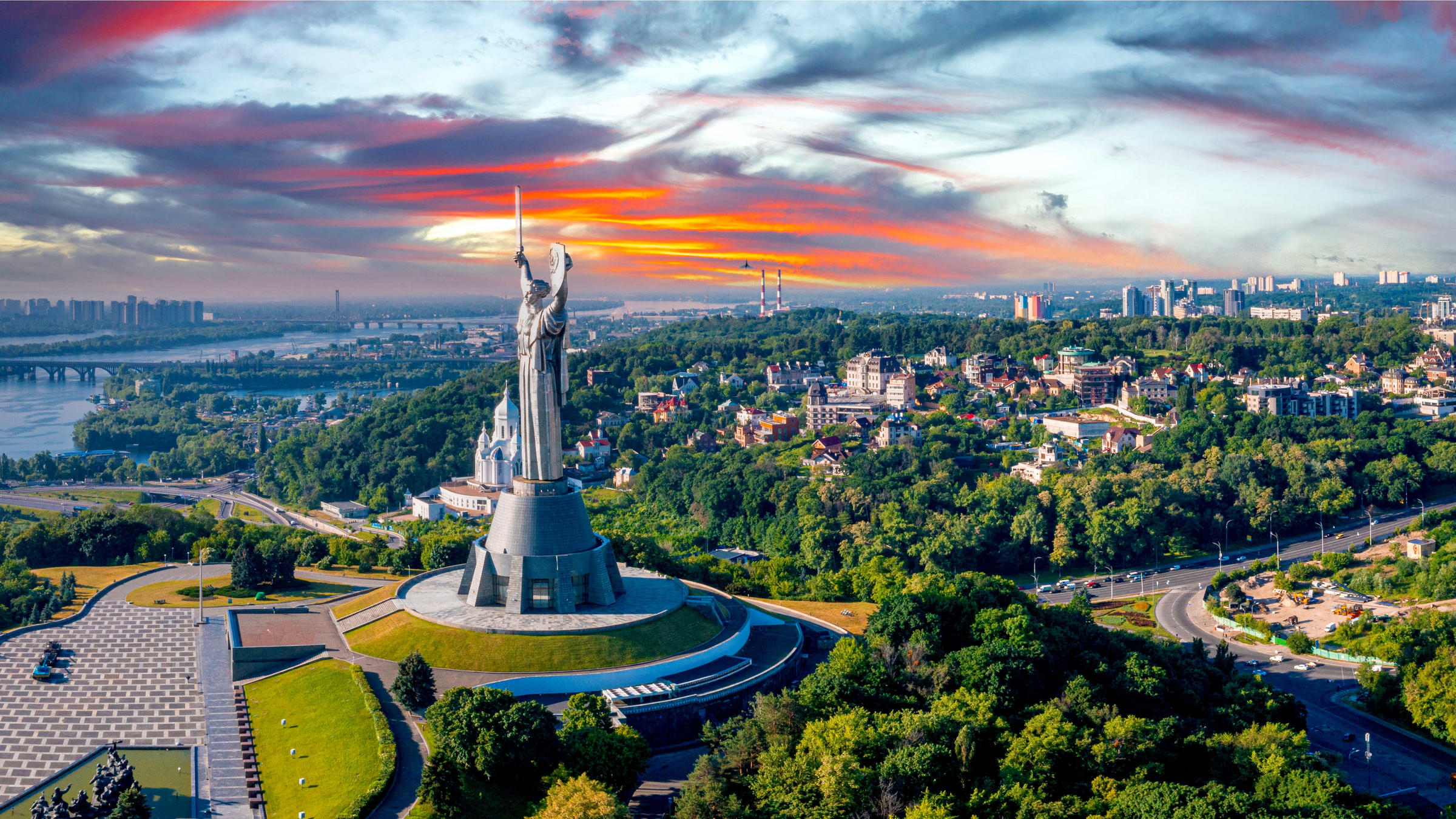 Памятник Родина-мать в Киеве: описание, высота, вес монумента