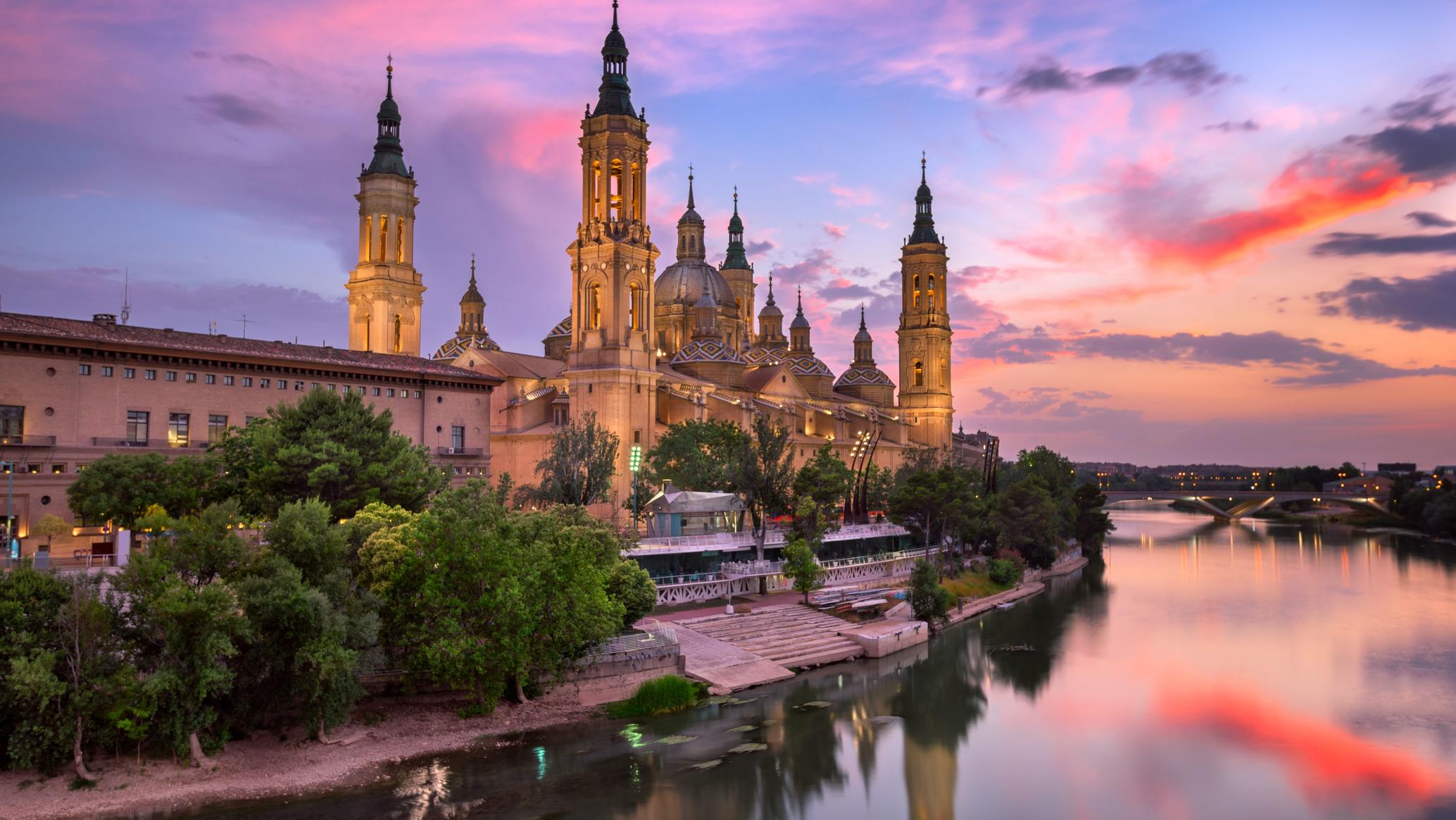 https://pohcdn.com/guide/sites/default/files/styles/paragraph__live_banner__lb_image__1880bp/public/live_banner/Zaragoza-0.jpg