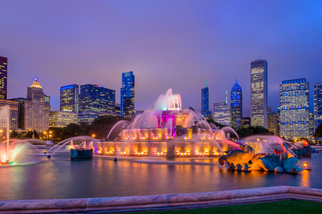 Chicago's Buckingham Fountain - entrance gate of the City, description