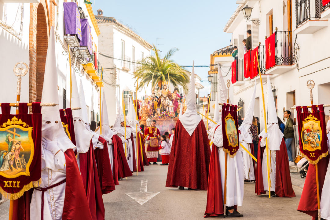15 best Spanish festivals, celebrations and parades of Hotels