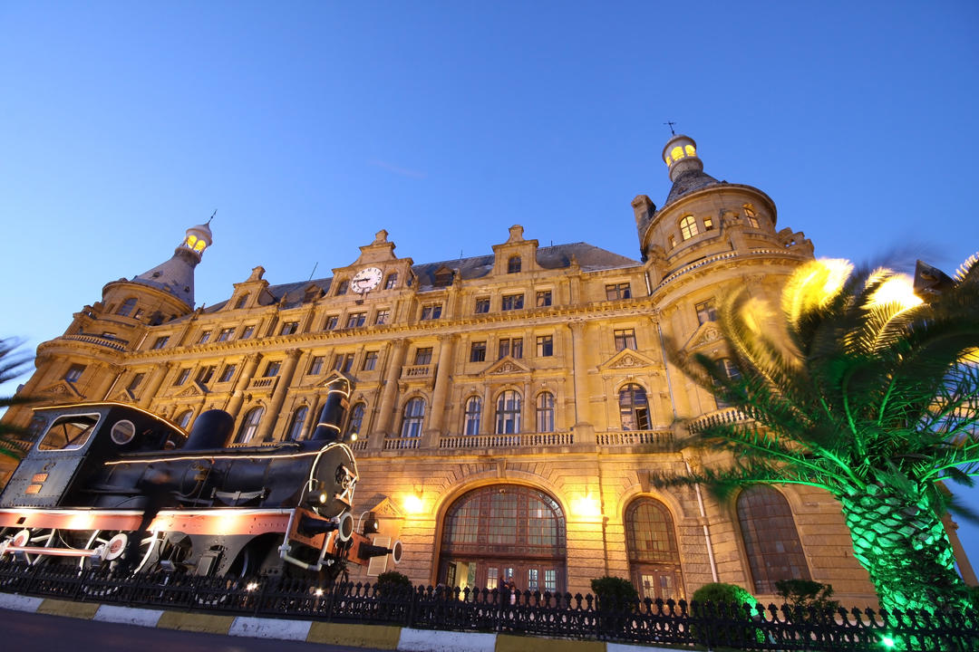 Миссионерлік қызметтегі азиялық әйелдердің суреттері