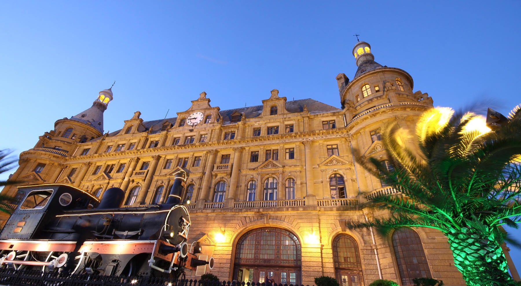 Үй порно: әйелі бес рет спермы алады