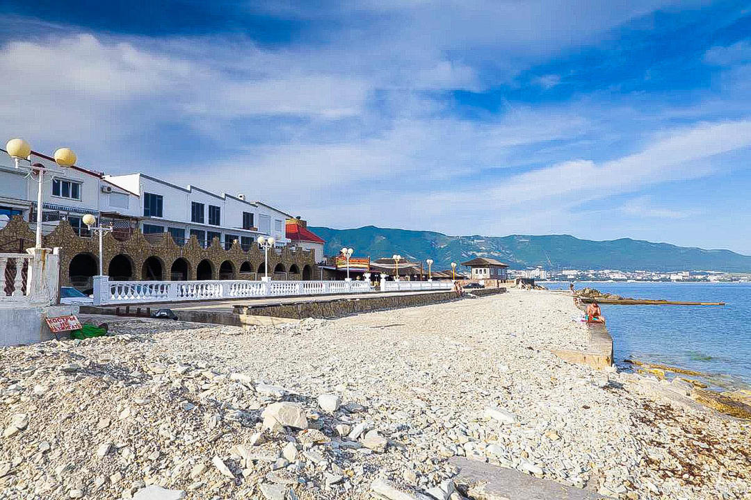 Strathmore osiyolik xizmatchi porno qol silkitadi