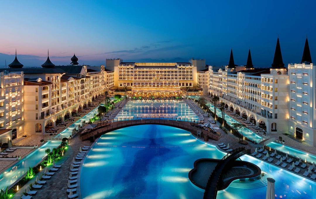 Top 15 Luxurious 7-star Hotels In The World | Planet of Hotels
