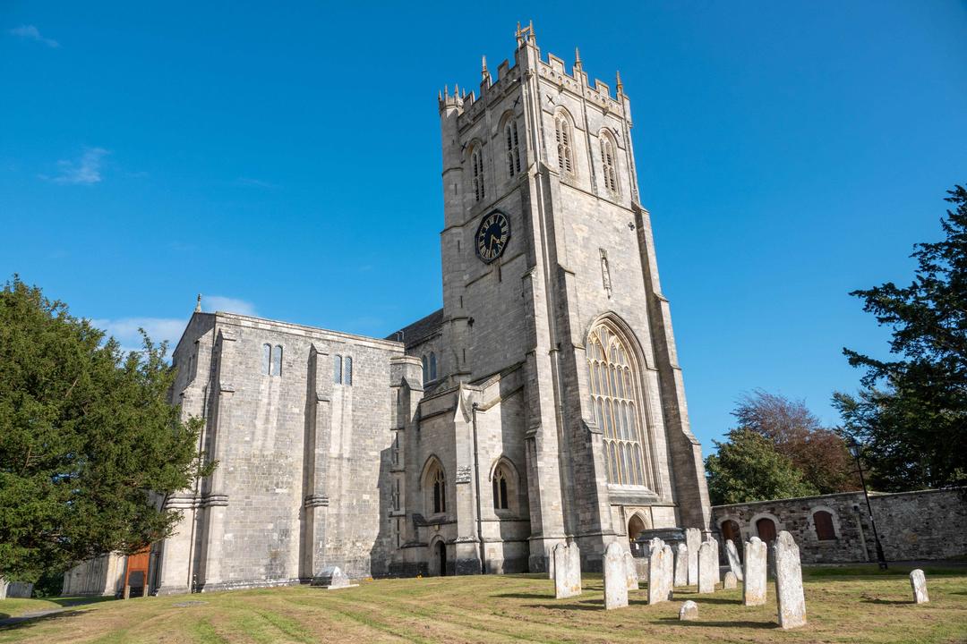Christchurch Priory in Bournemouth - history and legends